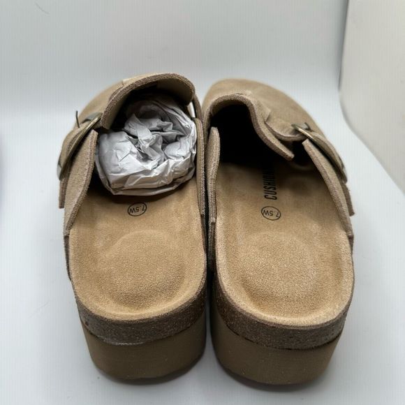 CUSHIONAIRE Women's Genuine Suede Cork Footbed Platform Clog with +Comfort 7.5 W - Picture 4 of 7
